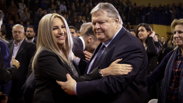 Γεννηματά: Μου είπε πρώτος στο Επικρατείας ή τίποτα - Βενιζέλος: Κάνεις το ΚΙΝΑΛ ουρά του ΣΥΡΙΖΑ