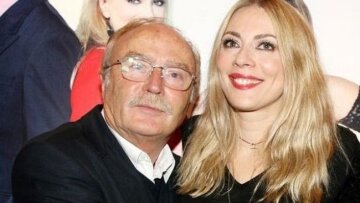 Ντίνος Καρύδης: Η Σμαράγδα μας βοηθάει με κάθε τρόπο