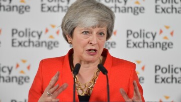 Τέλος εποχής για τη Μέι - Η Βρετανία αποχαιρετά την πρωθυπουργό που «έκανε ό,τι μπορούσε»