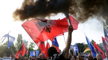 Αλβανία: «Πόλεμος» δηλώσεων μεταξύ Μέτα και Ράμα - «Δεν πρόκειται να παραιτηθώ» δηλώνει ο πρόεδρος 