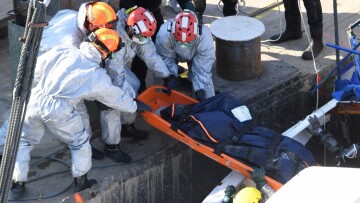 Ουγγαρία: 4 ακόμα πτώματα βρέθηκαν κατά την ανέλκυση του σκάφους που βυθίστηκε στον Δούναβη 