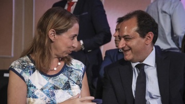 Προεκλογικά ρουσφέτια: Συνεχίζουν με αμείωτους ρυθμούς τις προνομιακές μετατάξεις στο Δημόσιο