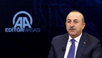 Ο Τσαβούσογλου απειλεί με αντίποινα αν οι ΗΠΑ προχωρήσουν σε κυρώσεις για τους S-400