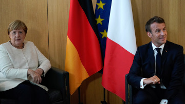 Δεν συμφωνούν Βερολίνο-Παρίσι: Η Μέρκελ θέλει τους κορυφαίους ενώ ο Μακρόν τους... καλύτερους