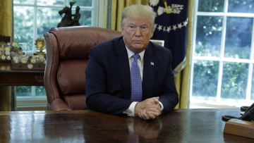 Ο Τραμπ έχει 61 εκατομμύρια followers και κατηγορεί το Twitter για... λογοκρισία