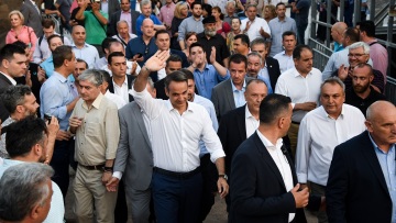 WSJ: Η Ελλάδα θα γίνει η πρώτη χώρα της Ευρώπης που θα περάσει από το λαϊκισμό στη μετριοπάθεια 