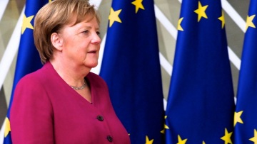 Μέρκελ: Είχα προβλέψει δύσκολο πόκερ για το αξίωμα του προέδρου της Κομισιόν