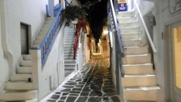 Σπείρα αλλοδαπών έκλεβε ακριβά ρολόγια στη Μύκονο