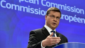 Ντομπρόβσκις: Τέλη Ιουλίου οι πρώτες εκταμιεύσεις από το Ταμείο Ανάκαμψης