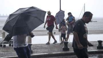 Καιρός: Ισχυρές καταιγίδες, χαλάζι και θυελλώδεις άνεμοι χτυπούν τις επόμενες ώρες