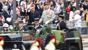 Γαλλία: Άλογα, τζιπ και αεροσκάφη στην παρέλαση για την Ημέρα της Βαστίλης