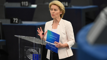 Στην κόψη του ξυραφιού η επικύρωση του διορισμού της Ούρσουλα στην προεδρία της Κομισιόν 