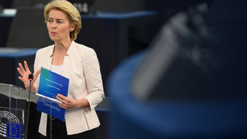 Κομισιόν: Η Φον ντερ Λάιεν παρουσιάζει τα χαρτοφυλάκια των 26 μελών της ομάδας της
