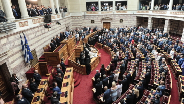 Ορκίστηκαν οι 300 της νέας Βουλής - Φωτογραφίες και παρασκήνιο
