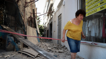 Σεισμός στην Αθήνα: Άντεξε η πόλη - Χιλιάδες κόσμου ανάστατοι στους δρόμους