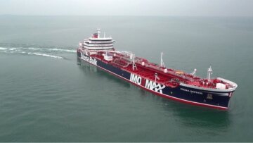 Αυστηρό μήνυμα Λονδίνου: Το Ιράν παίρνει ένα «επικίνδυνο μονοπάτι» μετά την κατάσχεση βρετανικού τάνκερ