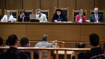 Δίκη Χρυσής Αυγής: Το βράδυ της δολοφονίας Φύσσα μιλούσα για τα καναρίνια μου, είπε κατηγορούμενος!