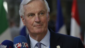 ΕΕ: «Μη αποδεκτή» για τον Μπαρνιέ η στάση του Τζόνσον προς το Brexit