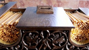 «Ψάρευαν»... κέρματα από το παγκάρι εκκλησίας στην Κατερίνη!