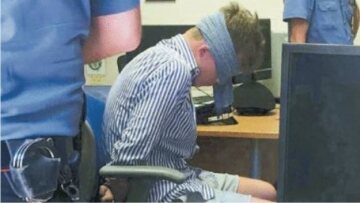 Ιταλία: Αστυνομική έρευνα για τη φωτογραφία του Αμερικανού με δεμένα τα μάτια κατά την ανάκριση