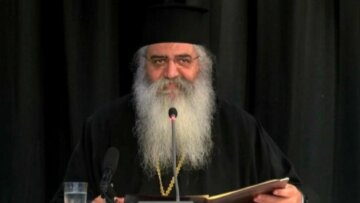 Ο μητροπολίτης Μόρφου «ξαναχτυπά»: Οι ομοφυλόφιλοι έχουν μια συγκεκριμένη μυρωδιά, μια μπόχα!