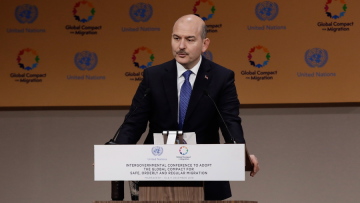 Απειλεί ο Τούρκος ΥΠΕΣ: Αν ανοίξουμε τη Σμύρνη 30.000 πρόσφυγες ημερησίως θα περνούν στην Ευρώπη