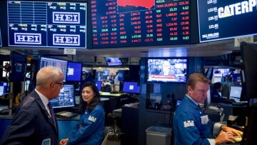 Wall Street: Νέο διπλό ρεκόρ για S&P 500 και Nasdaq με φόντο τις αυξημένες προσδοκίες για τη Fed
