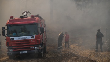 Κικίλιας: Το υπουργείο Υγείας αναλαμβάνει όλα τα έξοδα νοσηλείας του εθελοντή πυροσβέστη