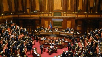 Ιταλία: Ισχυρός πολιτικός σεισμός - Πιθανοί τίτλοι τέλους για την κυβέρνηση συνασπισμού