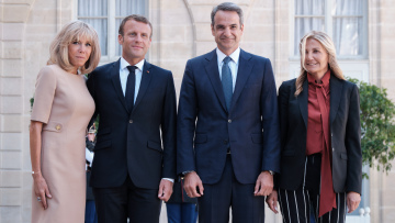 Φωτογραφίες: Ο Κυριάκος Μητσοτάκης στο Μέγαρο των Ηλυσίων - Η ξενάγηση από τον Μακρόν