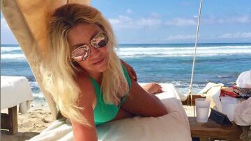 Η Χέδερ Λόκλιαρ παραμένει νηφάλια και το γιορτάζει