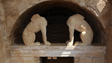 Αμφίπολη: Η Μενδώνη επισπεύδει τις εργασίες - Κριτική στην κυβέρνηση ΣΥΡΙΖΑ