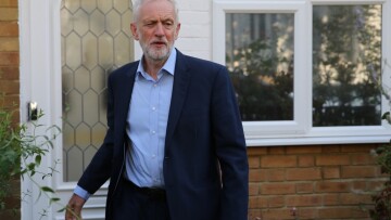 Κόρμπιν: Θα σταματήσουμε την αναστολή λειτουργίας του Κοινοβουλίου