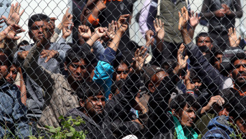 Ξεφεύγει η κατάσταση στη Μόρια: Πάνω από 10.000 οι πρόσφυγες! 