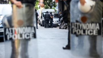 O ΣΥΡΙΖΑ Λάρισας έβγαλε ανακοίνωση για τα... Εξάρχεια!