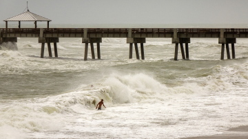 Τυφώνας Dorian: Εικόνες Αποκάλυψης στις Μπαχάμες - Πέντε νεκροί, ανυπολόγιστη καταστροφή