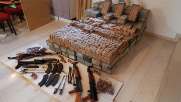 Κύκλωμα εμπορίας καλάσνικοφ στην Κρήτη: Πώς έφερναν τα όπλα από την Αλβανία