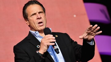 New York Post: «O Κουόμο πρέπει να παραιτηθεί» - Έξι γυναίκες τον κατηγορούν για ανάρμοστη συμπεριφορά