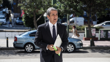 Υπόθεση Novartis: Ο Λοβέρδος υπέβαλε μήνυση για κατάχρηση εξουσίας κατά εισαγγελέων διαφθοράς