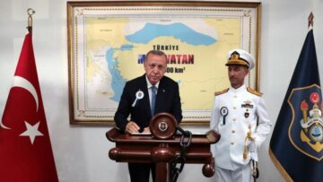 Τουρκία: «Γαλάζια Πατρίδα» έως τη Μύκονο και την Πάρο θέλει σύμβουλος του Ερντογάν