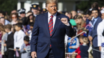 Ο Τραμπ ανακοίνωσε κυρώσεις κατά της κεντρικής τράπεζας του Ιράν