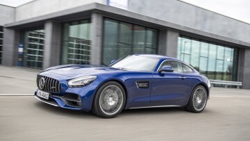 Ακόμα πιο ισχυρή η νέα Mercedes-AMG GT