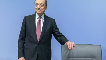 Ντράγκι: Η Ελλάδα θα μπει στο πρόγραμμα ποσοτικής χαλάρωσης αν συνεχίσει η πρόοδος