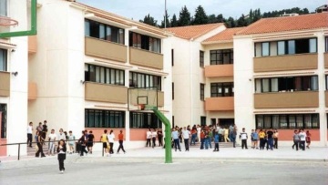 Αρχή Προστασίας Δεδομένων: Απαγορεύονται οι κάμερες στα σχολεία όταν λειτουργούν