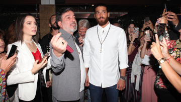 Τζαν Γιαμάν: Κοκτέιλ πάρτι στη «σκιά» της Ακρόπολης - Το «who is who» του Τούρκου σταρ