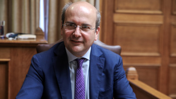 Χατζηδάκης στον ΘΕΜΑ 104,6: Ξεκινά μαραθώνιος εξυγίανσης για τη ΔΕΗ - «Λογαριασμός Τσίπρα» η επιβάρυνση στο ρεύμα