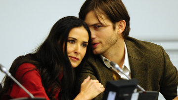 Ντέμι Μουρ: Η αδημοσίευτη φωτογραφία της ως έγκυος στο παιδί του Άστον Κούτσερ