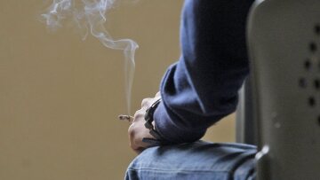 Αντικαπνιστικός νόμος: Σε ρόλο ελεγκτή η ΕΛ.ΑΣ. - Θα επιβάλλει πρόστιμα 