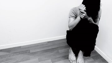 Σοκ στη Φθιώτιδα για την υπόθεση παιδεραστίας: Επί τρία χρόνια δικηγόρος βίαζε  11χρονη