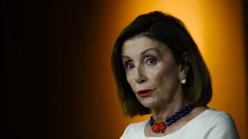 Πελόζι: Θλιβερή η ανυπακοή Τραμπ στο Σύνταγμα, συγκεντρώνουμε στοιχεία για το «ουκρανικό»